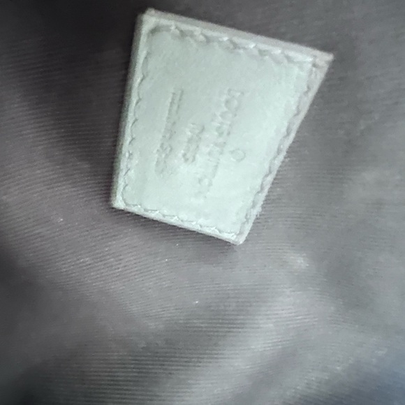 EUC Gray Leather, Black Strap, Louis Vuitton Bumbag
$1,900 - Picture 2 of 11